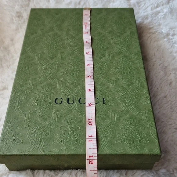 Gucci Olive Green Embossed Gift Box - Picture 5 of 7